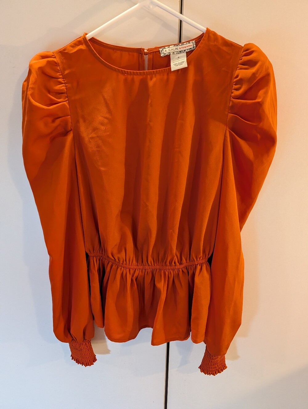 A. Calin By Flying Tomato Orange Puff-Sleeve Peplum Blouse Size Small